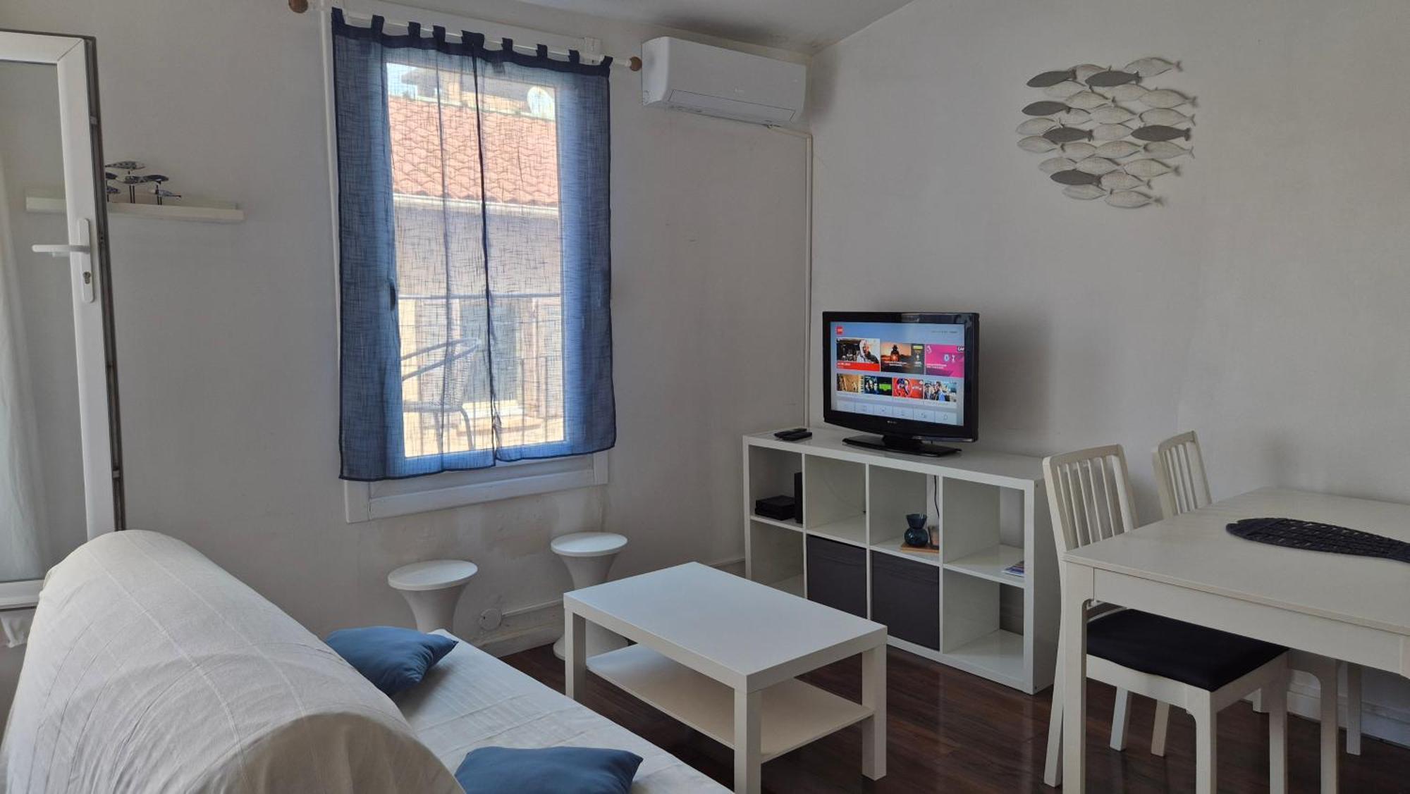 Appartement Au Coeur Du Panier Avec Terrasse 2 A 4 Personnes Climatisation Marseille